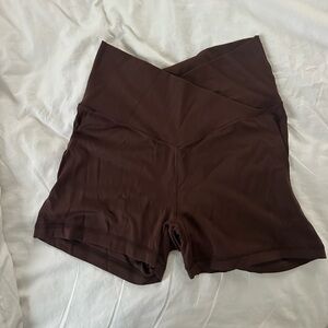 AERIE OFFLINE BROWN CROSSOVER 3” BIKER SHORTS